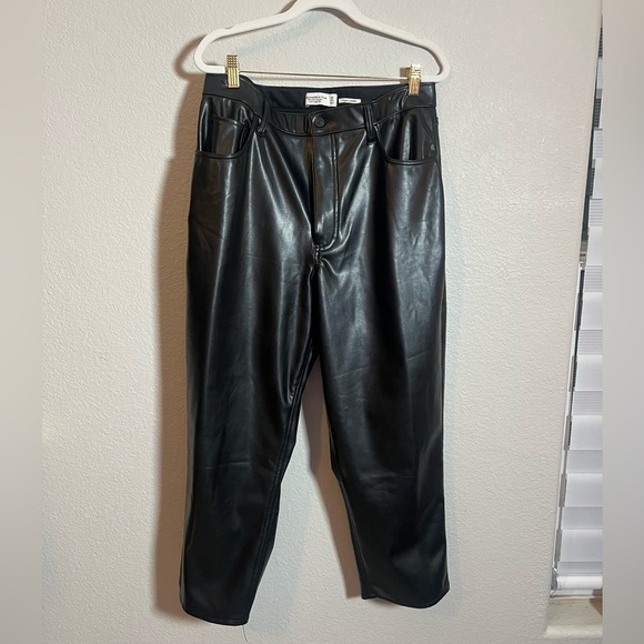 NWOT Vegan Leather Abercrombie and Fitch High Rise pants.  Size 32 or 14. - Picture 1 of 4